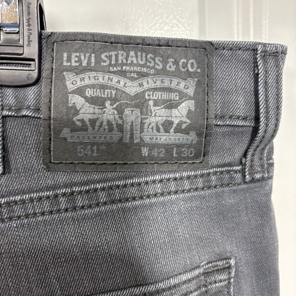 Levi’s 541 Jeans Mens 42x30 Gray Athletic Fit Taper Stretch Big Tall Denim - Picture 3 of 11